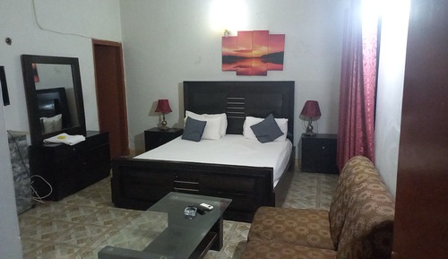 Habitación estándar con 1 cama doble o 2 individuales