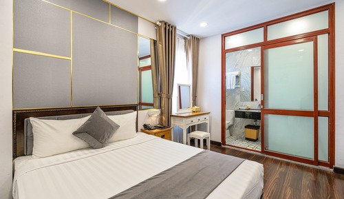 Habitación básica doble, 1 cama de matrimonio, no fumadores, vistas a la ciudad