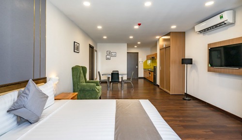 Estudio superior, 1 cama de matrimonio, no fumadores, vistas a la ciudad