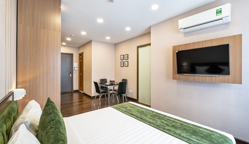Estudio básico, 1 cama de matrimonio, no fumadores, vistas a la ciudad