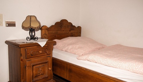 Habitación individual económica, baño privado