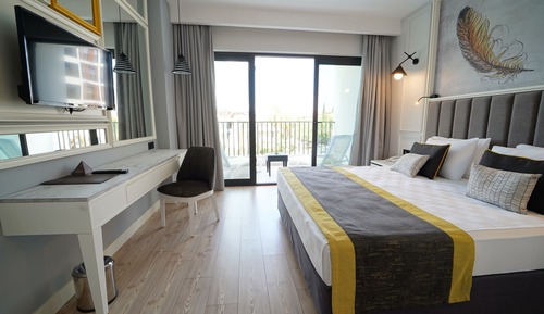 Habitación estándar, vistas parciales al mar