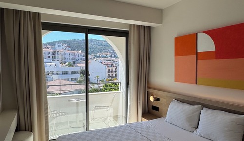 Habitación estándar doble, vistas parciales al mar