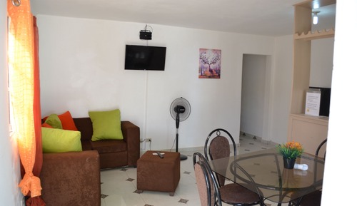 Apartamento familiar, 2 habitaciones, vistas al jardín
