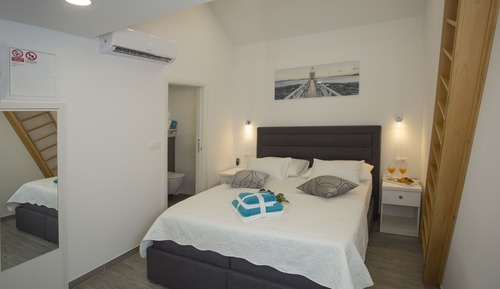 Deluxe Double rooms, shared terrace