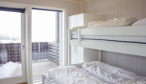 Apartamento familiar, 4 habitaciones, sauna, junto a la montaña