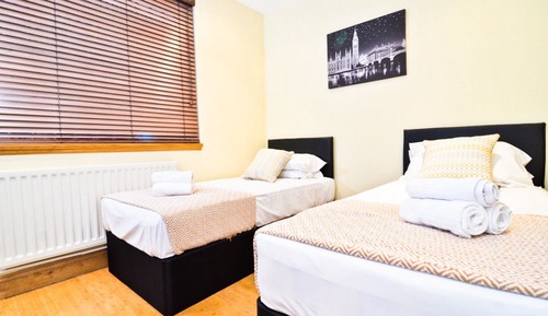 Habitación clásica con 2 camas individuales