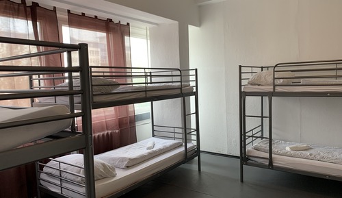 Dormitorio compartido, solo para hombres, no fumadores, vistas al jardín (10 Beds)