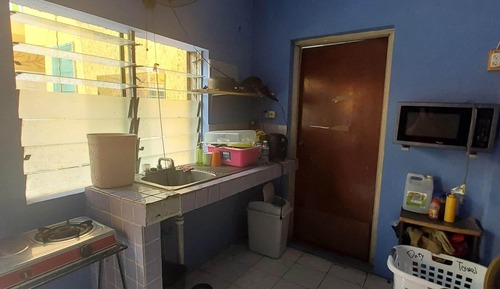 Dormitorio compartido básico (No A/C)