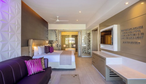 STAR Class Directors Suite One Bedroom Swim Out