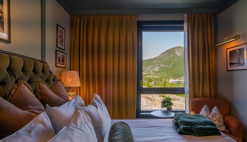 Habitación estándar, 1 cama de matrimonio grande, vistas a la montaña
