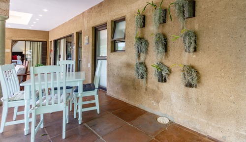 Habitación familiar, 2 camas de matrimonio, vistas al jardín