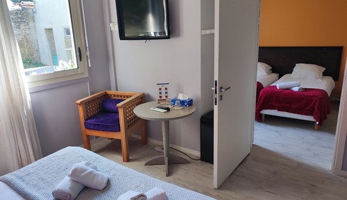 Habitación cuádruple superior, ducha adaptada