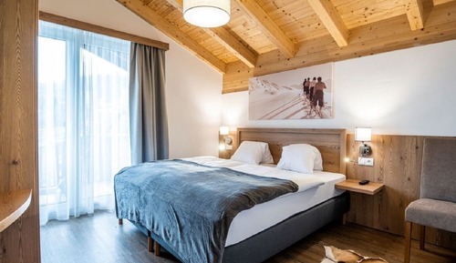 Chalet 4 Schlafzimmer Bergblick (der Falke)