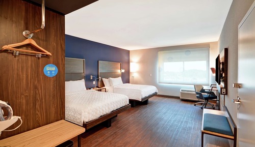 Habitación, 2 camas de matrimonio, accesible para personas con discapacidad, bañera