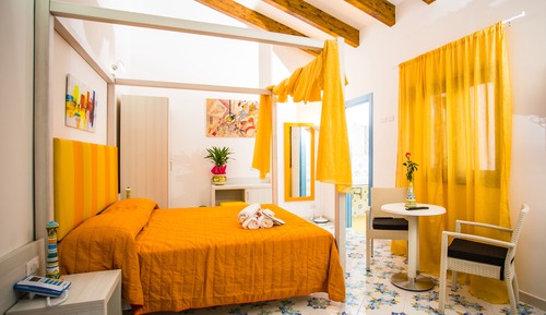 Habitación de diseño, vistas al patio (Romantica)