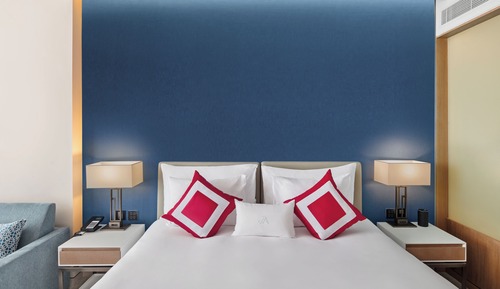 Family Rooms with Free Shuttle to Shopping Malls