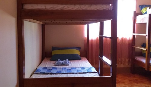 Dormitorio compartido económico