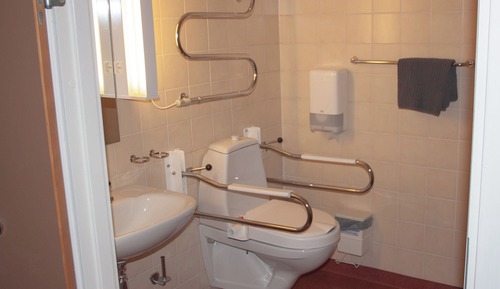 Habitación con 2 camas individuales, accesible en silla de ruedas