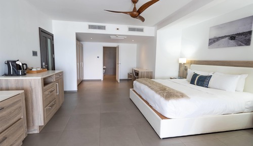 Suite estudio, 1 cama de matrimonio grande, no fumadores, frente al mar