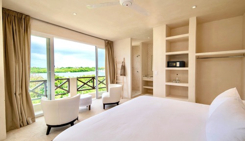 Habitación Deluxe, 1 cama de matrimonio grande, vistas a la laguna
