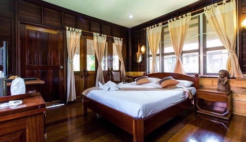 Deluxe Cottage with Garden View