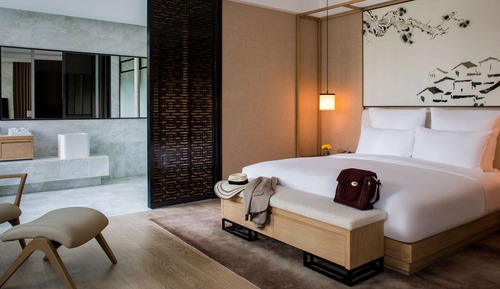 Suite ejecutiva, 1 cama de matrimonio grande, vistas al lago