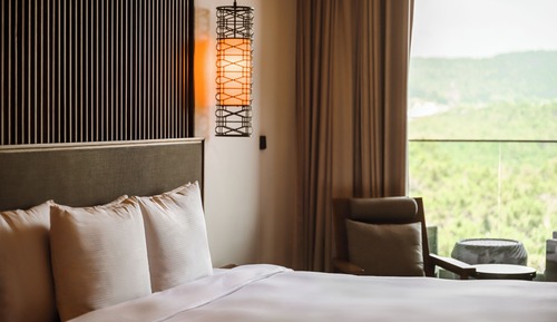 King Premium Room with Mountain View - Breakfast for 3 (1 Free Breakfast Included)
