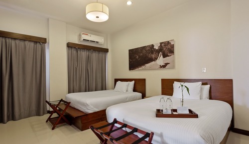 Luxury Suite, 1 Bedroom, 2 Queen Beds, Kitchenette