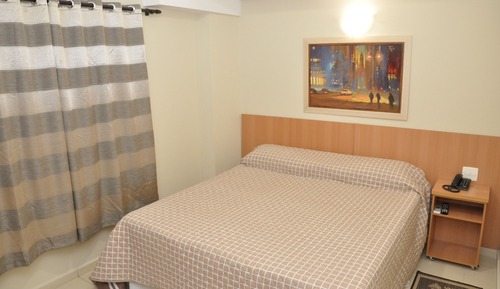 Habitación estándar con 1 cama doble o 2 individuales
