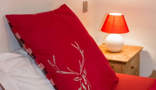 Habitación superior con 1 cama doble o 2 individuales, baño privado (Chambre Coin de Montagne)
