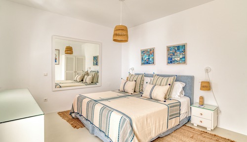Habitación con 1 cama doble o 2 individuales, patio (Sifnos)