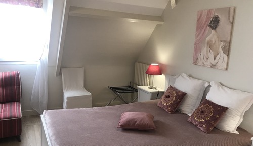 Habitación triple Confort, varias camas, vistas parciales al mar