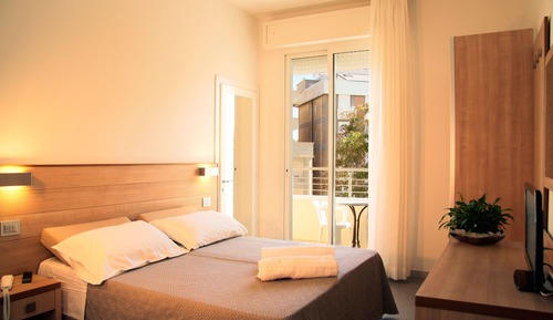 Habitación doble, balcón