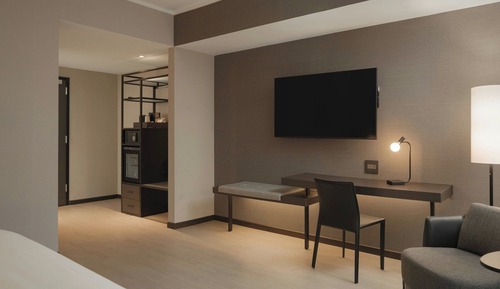 Habitación estándar, 1 cama de matrimonio grande, balcón (Hearing Accessible)
