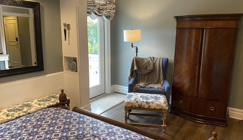 Balcony Queen Room 401