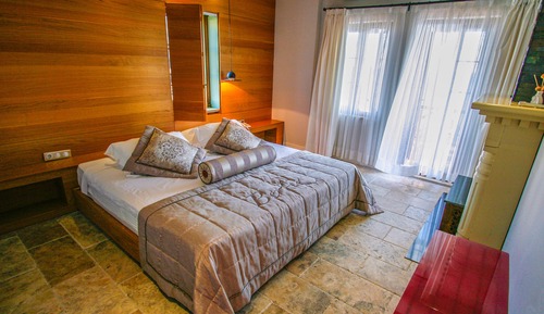 Suite panorámica, 1 cama de matrimonio grande con sofá cama, chimenea, vistas al mar