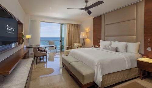 Royale Honeymoon Ocean View - King Size Bed