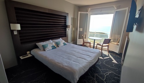 Habitación sénior doble, 1 cama de matrimonio, balcón, mirando al mar