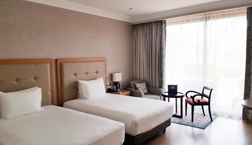 Habitación, 2 camas dobles, vistas a la piscina