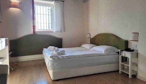 Habitación económica con 1 cama doble o 2 individuales