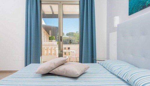 Habitación triple estándar, 1 habitación, balcón, vistas a la piscina