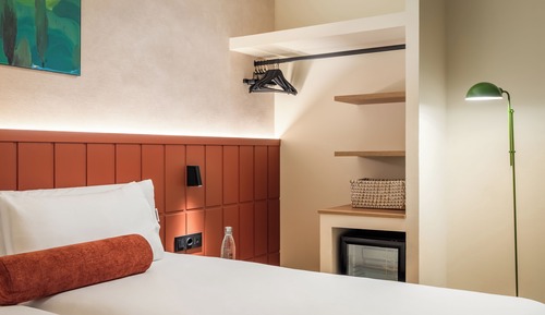 Habitación básica con 1 cama doble o 2 individuales