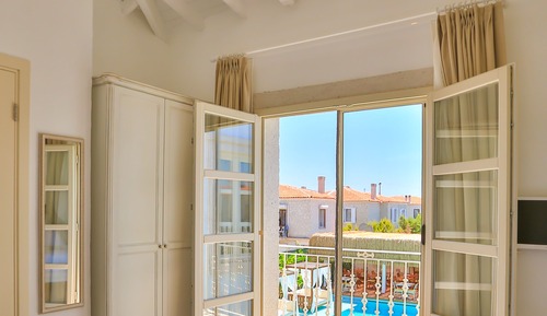 Habitación doble, balcón, vistas a la piscina