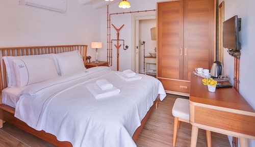 Bungalow Room