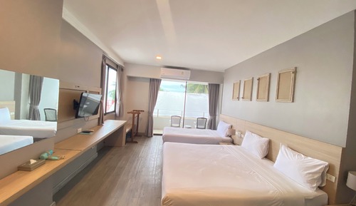 Deluxe Room Triple