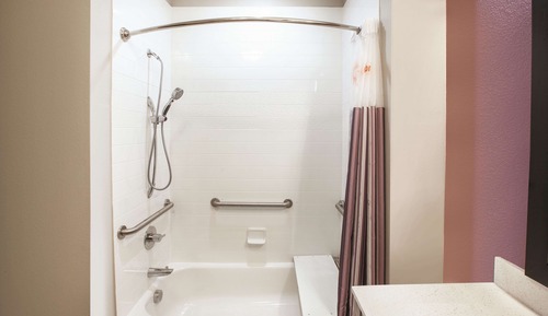 Habitación Deluxe, 1 cama de matrimonio grande, no fumadores (Mobility/Hearing, Tub w/Grab Bars)