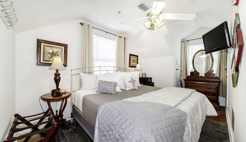 Habitación Deluxe, 1 cama de matrimonio grande, bañera de hidromasaje ( (3, 4, 7))