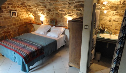 Suite Confort, 2 habitaciones, 2 baños (2 bedrooms  equals  rate for 4 people)