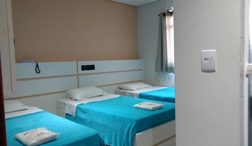 Habitación con 2 camas individuales